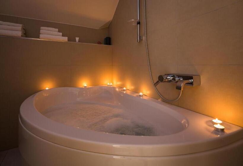 Quarto Deluxe com Sacada, Laura Lux Suites