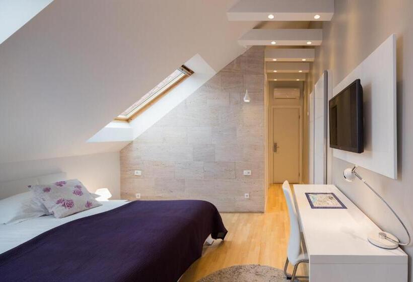 Quarto Deluxe com Sacada, Laura Lux Suites