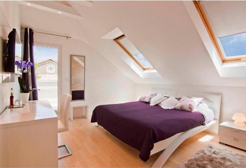 Quarto Deluxe com Sacada, Laura Lux Suites