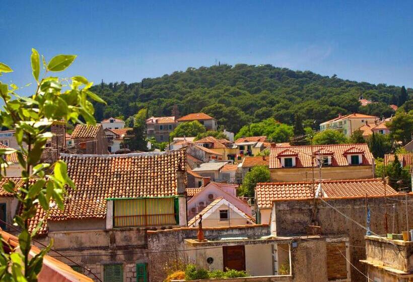 Quarto Deluxe com Sacada, Laura Lux Suites