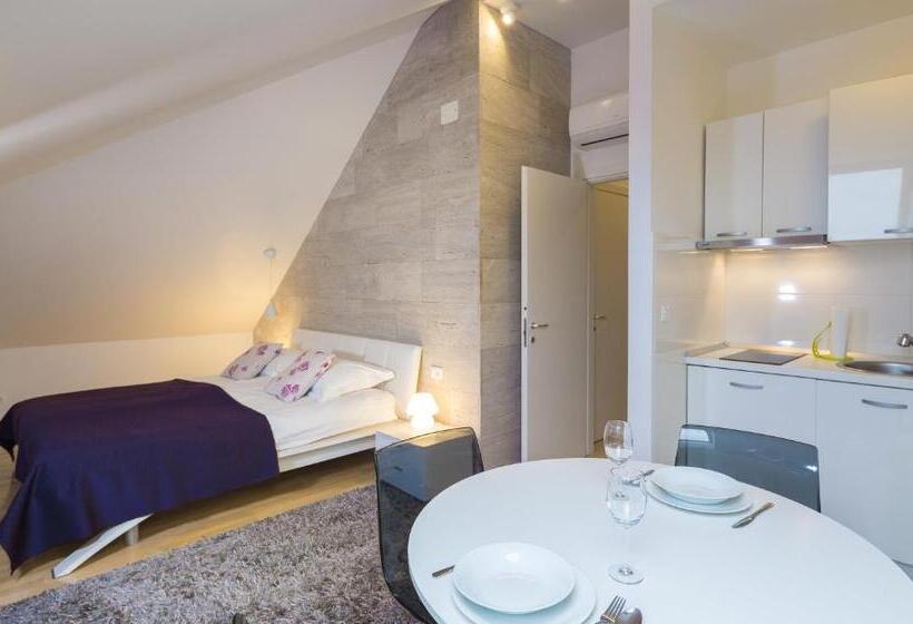 Quarto Quádruplo Deluxe, Laura Lux Suites