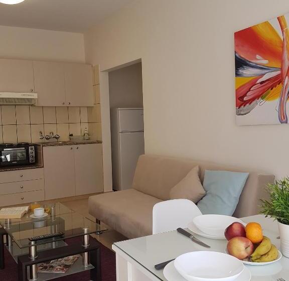 דירה בת חדר שינה 1 עם מרפסת, Marianna Annex