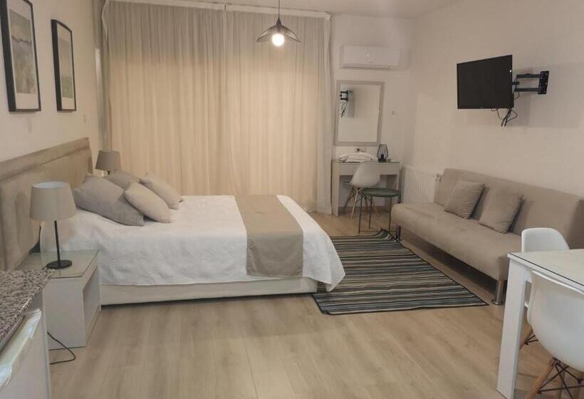 סטודיו סטנדרט עם מרפסת, Marianna Annex