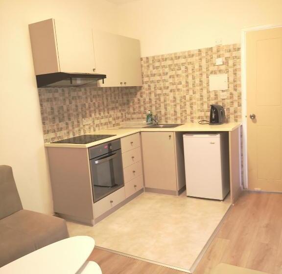 דירת חדר סופריור, Marianna Annex