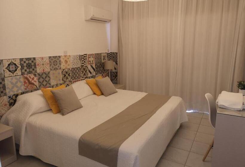 דירת חדר סופריור, Marianna Annex