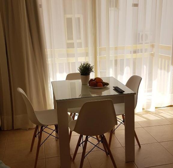 דירה בת חדר שינה 1 עם מרפסת, Marianna Annex