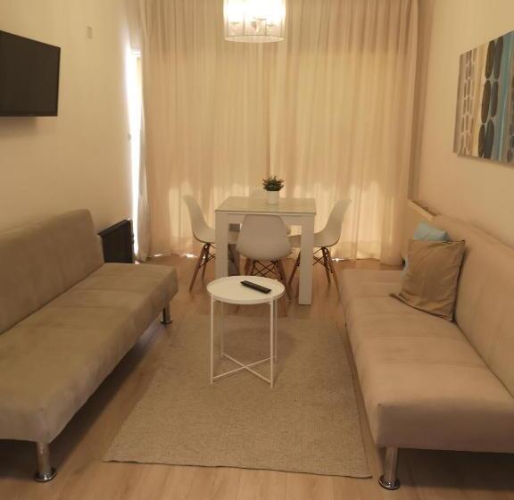 דירת חדר סופריור, Marianna Annex