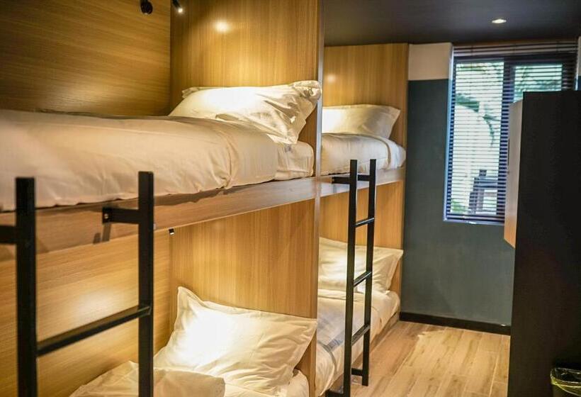 Кровать в Общей Комнате, Sanya Ipk Backpackers Hostel