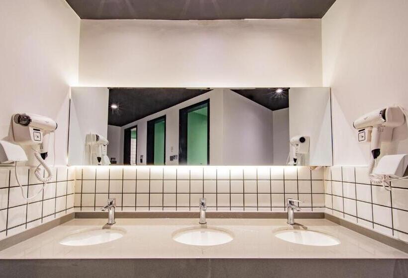 Кровать в Общей Комнате, Sanya Ipk Backpackers Hostel