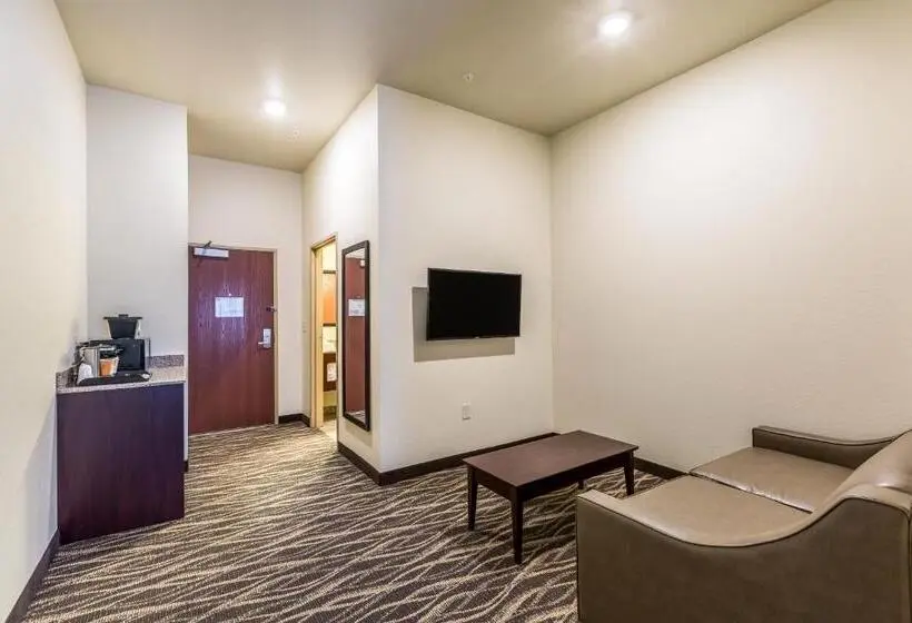 Deluxe-studio, Cobblestone Hotel & Suites Hartford
