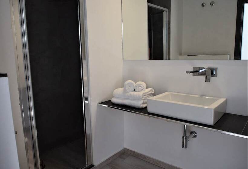 两卧家庭套房, Terrace Costa