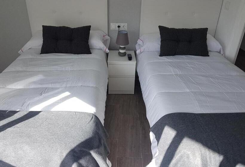 اتاق استاندارد با سرویس بهداشتی مشترک, Guesthouse Central