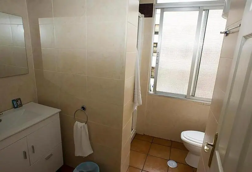 اتاق استاندارد چهار تخته, Hostal Velarde