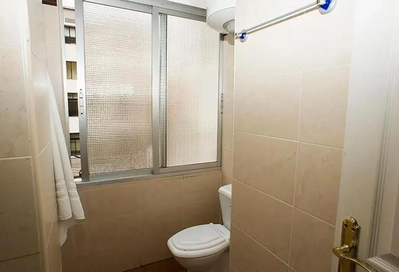 اتاق استاندارد چهار تخته, Hostal Velarde