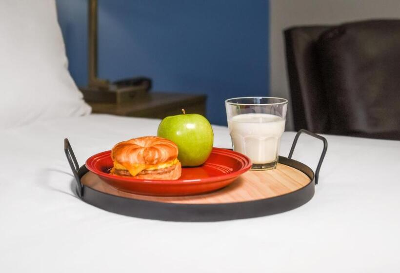 غرفة قياسية فردية سرير ملكى, My Place Hotel Marquette, Mi