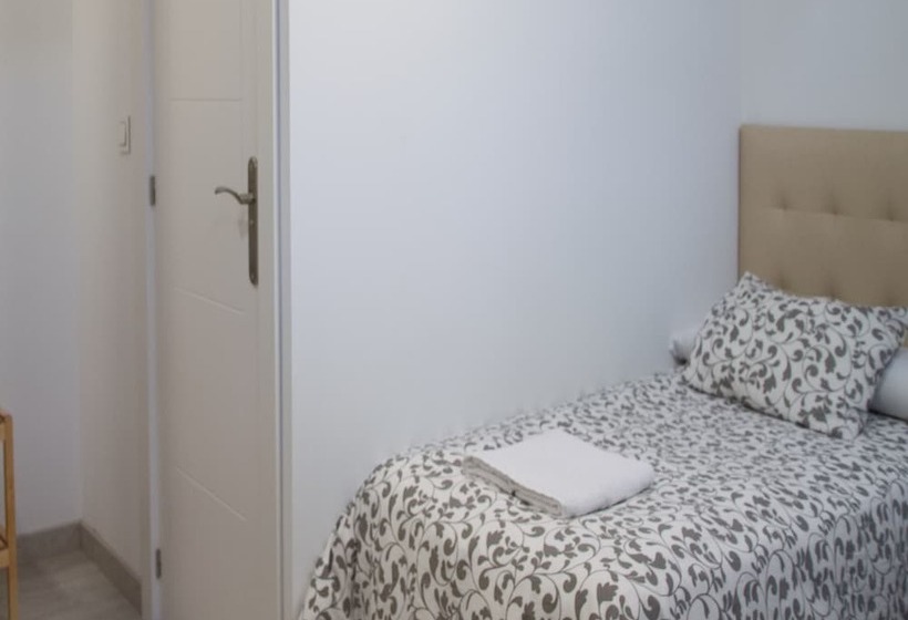 اتاق استاندارد چهار تخته, Pension Beizama