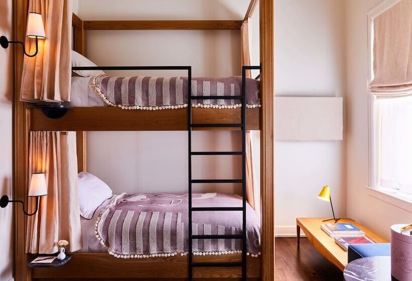 חדר סטנדרט, The Siren Hotel, An Ash