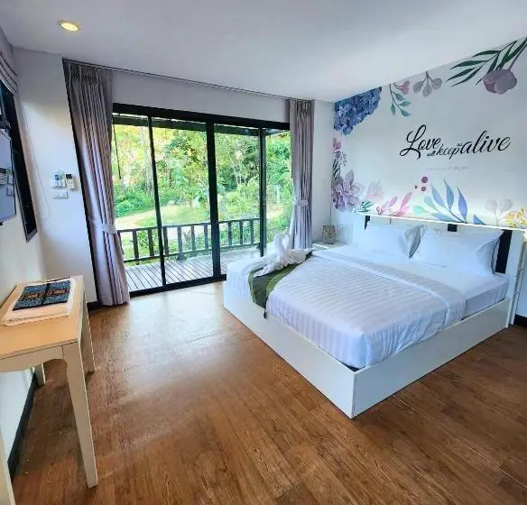 キングサイズベッドのスタンダードルーム, Velora Bay Koh Jum