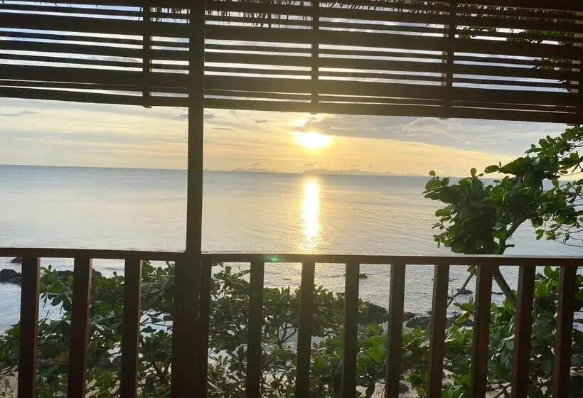 オーシャンビューのデラックストリプルルーム, Velora Bay Koh Jum