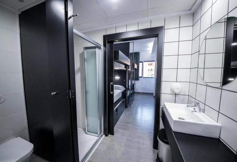 スタンダード4人部屋, Bea Beach Hostel