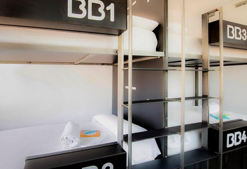 Четырехместный Номер Стандарт, Bea Beach Hostel