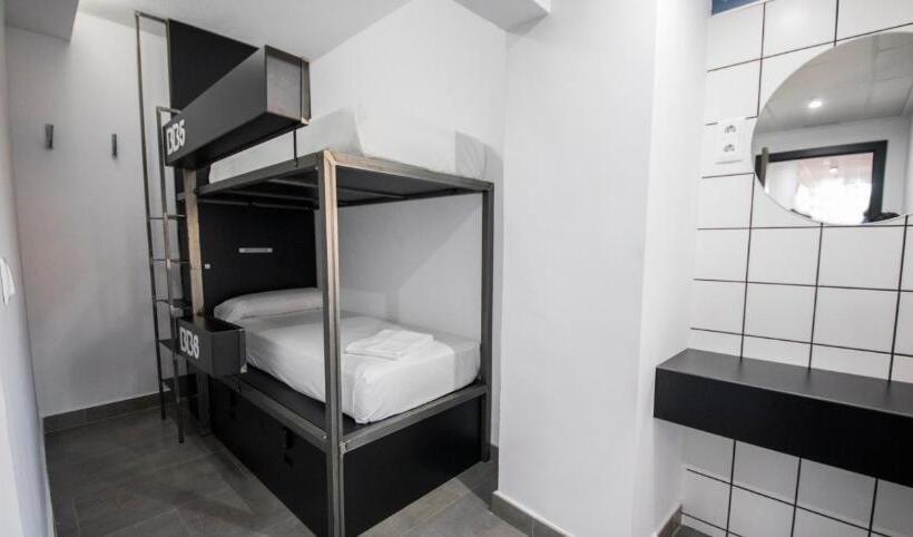 スタンダード4人部屋, Bea Beach Hostel