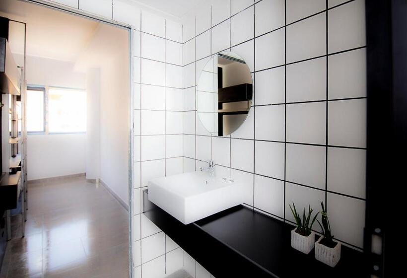 スタンダード4人部屋, Bea Beach Hostel