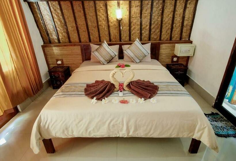 디럭스 방갈로, Warna Beach