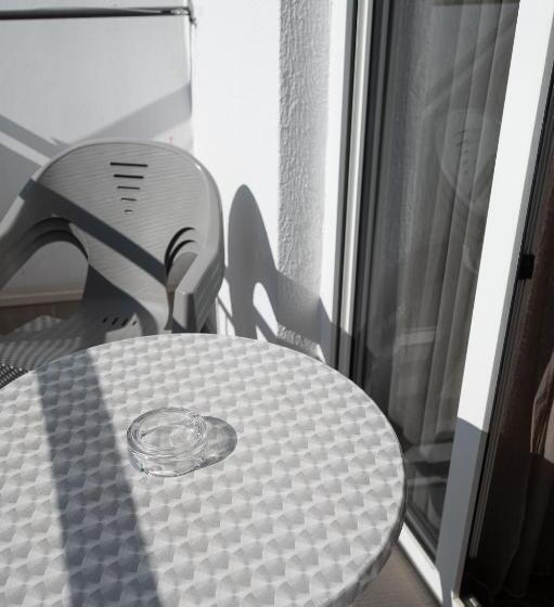 חדר סטנדרט יחיד, Akropol