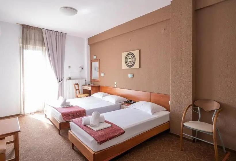 اتاق استاندارد سه نفره, Akropol