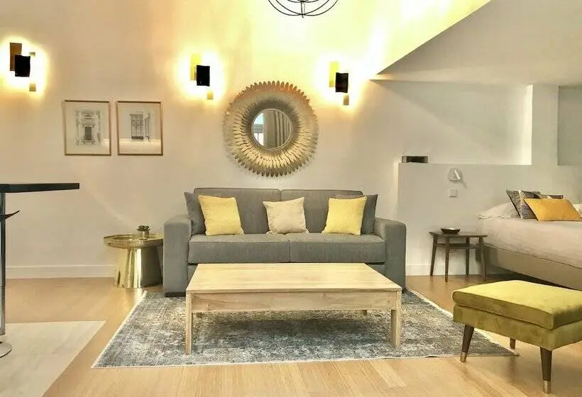 スタンダードスタジオ, Apartments Du Louvre  Le Marais