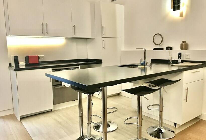 スタンダードスタジオ, Apartments Du Louvre  Le Marais