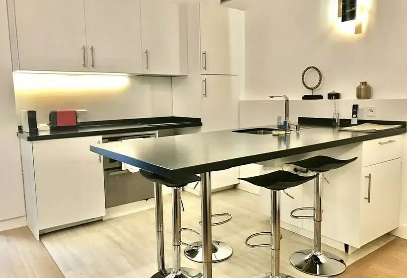 スタンダードスタジオ, Apartments Du Louvre  Le Marais
