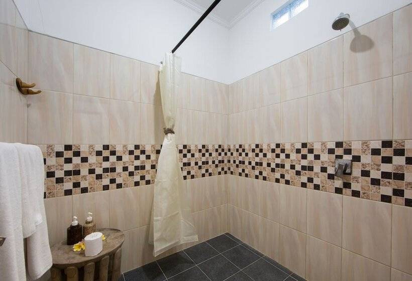 Cameră Superioară, Bening House Batubelig