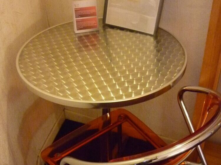 اتاق استاندارد یک نفره, Du Centre