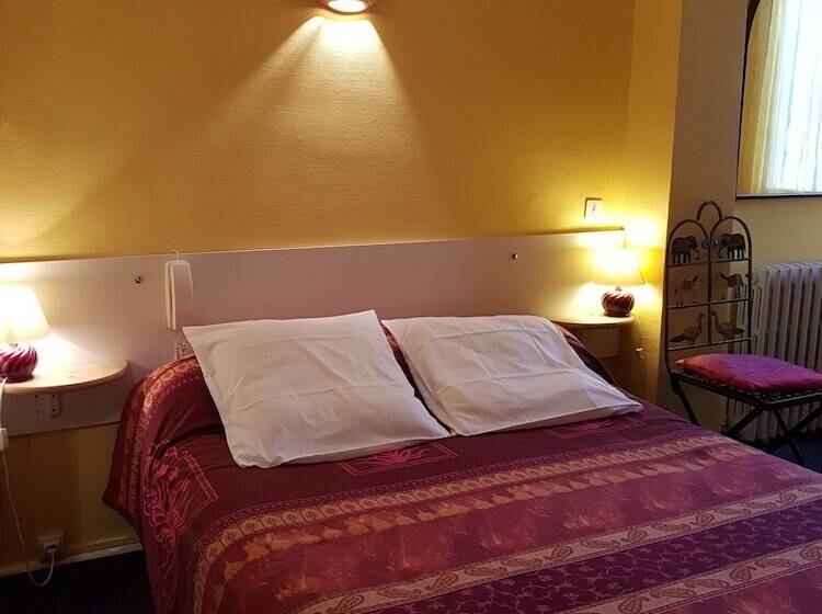 اتاق استاندارد سه نفره, Du Centre