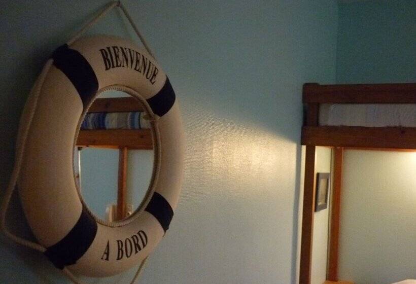 اتاق استاندارد سه نفره, Du Centre