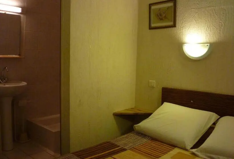 اتاق استاندارد یک نفره, Du Centre