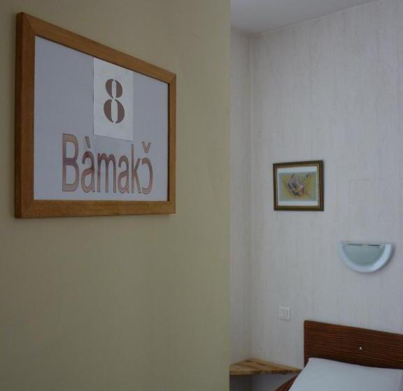 اتاق استاندارد یک نفره, Du Centre