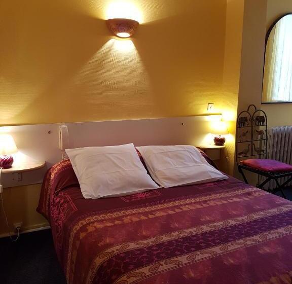 اتاق استاندارد سه نفره, Du Centre