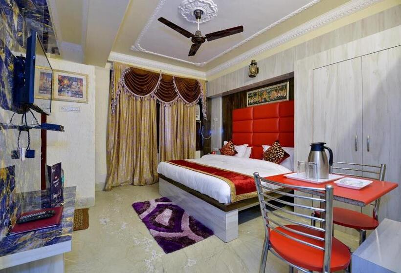 豪华三人间, O Ganpati Plaza