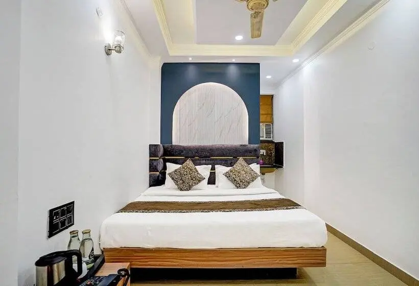 デラックスルーム, Staybook Hotel Jai Balaji New Delhi Railway Station