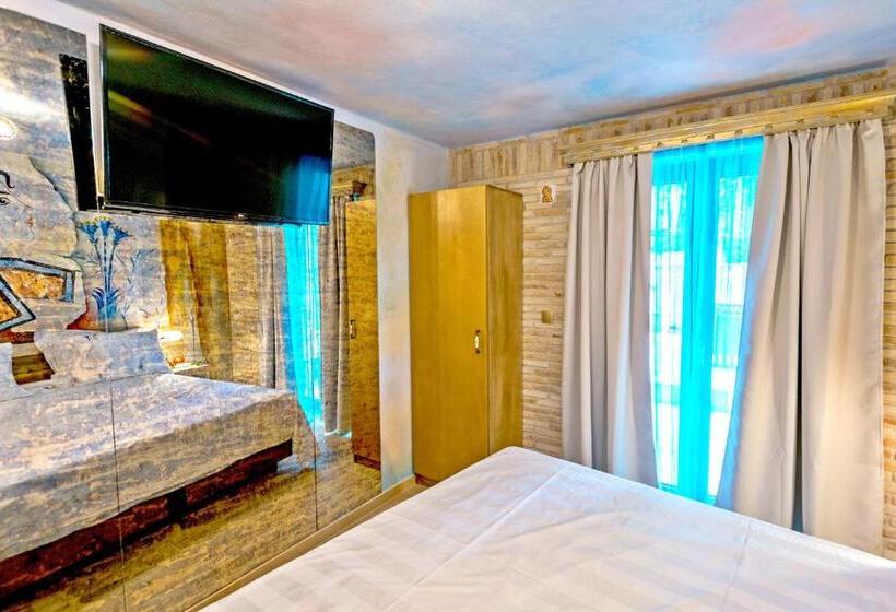 Люкс Вид на Сад, Leda Suites