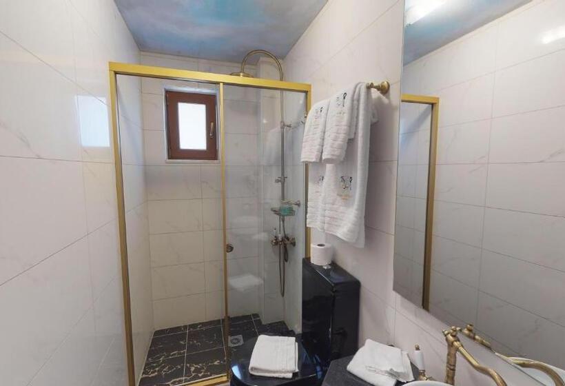 Люкс Кровать Кинг, Leda Suites