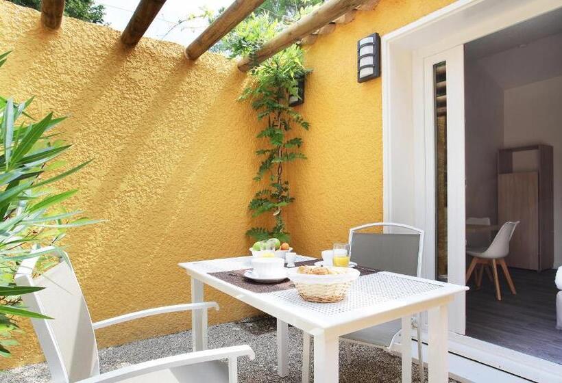 带2个卧室的公寓, Residence Odalys Le Village Camarguais Les Gardians