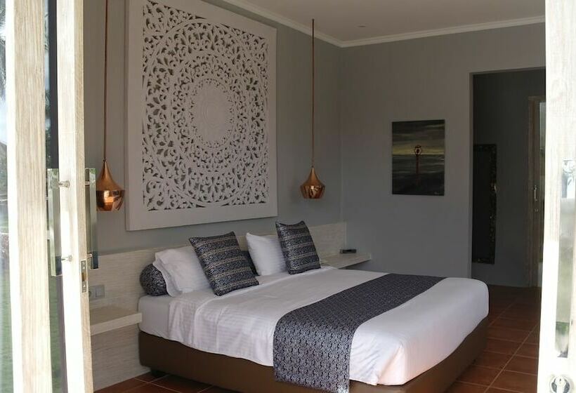Люкс Вид на Сад, The Suites Lombok