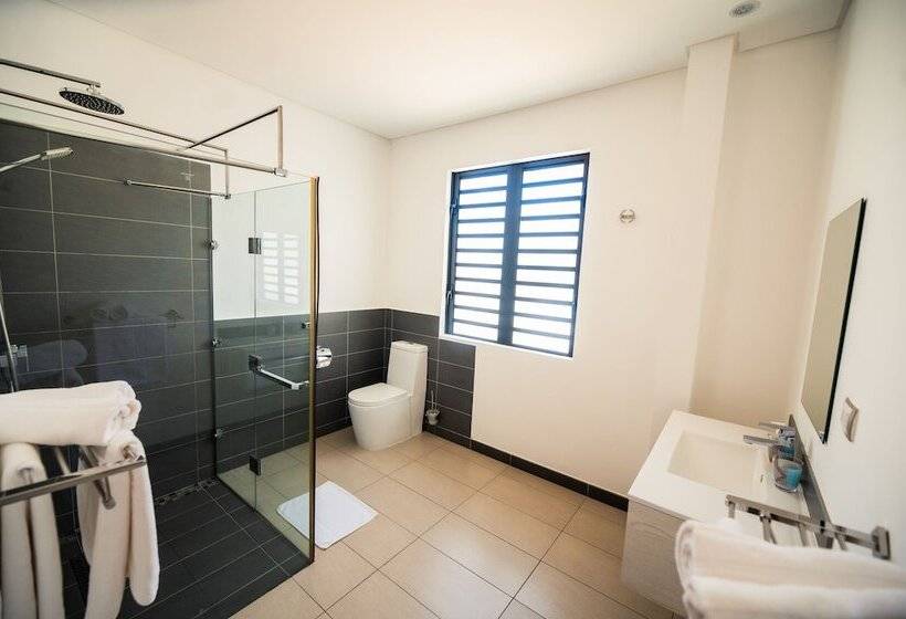 اتاق خانوادگی, Toparadis Guest House