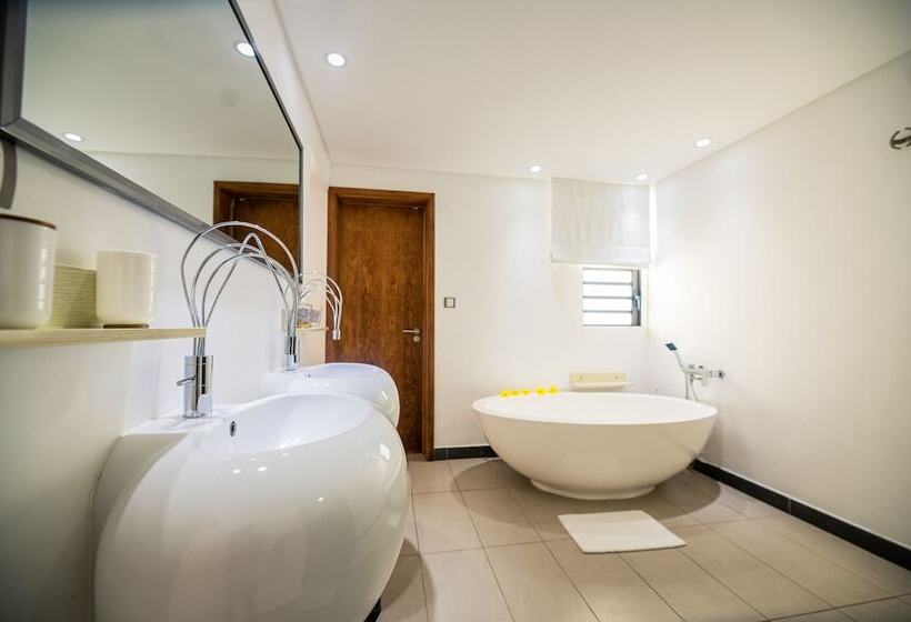 سوییت, Toparadis Guest House