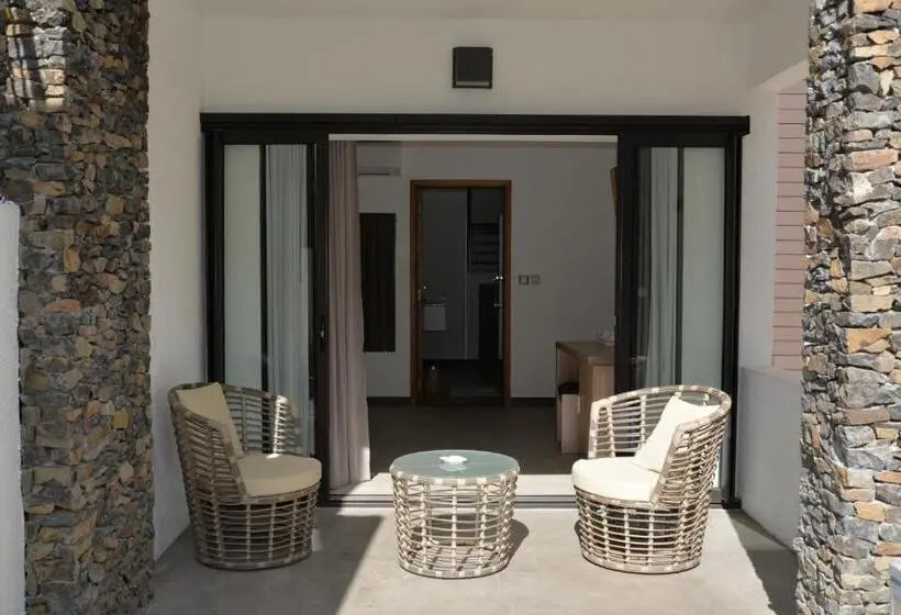 اتاق استاندارد در طبقه همکف, Toparadis Guest House