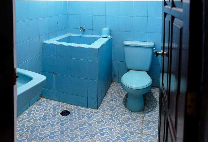 Deluxe Szoba, Wisata